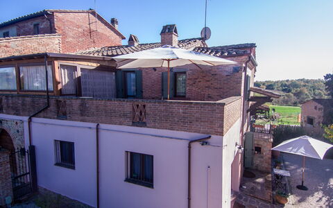 The Tuscan Retreat Spa: Mur, Architecture, Brique, Balcon