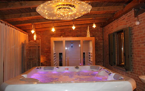 Holiday Home Croce With Spa: Design Intérieur, Meubles, Bois, Sol, Plafond, Sol, Éclairage, Luminaire, Pièce, Domicile