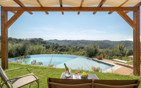 Villa Costa al Bagno: Colline, Mobilier De Jardin, Ombre, Chaîne De Montagnes, Eco Hôtel, Jardin, Vallée, Crête, Aménagement Paysager, Piscine