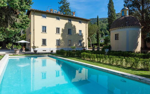 Villa Tambellini De Fondra: Biens, Jardin, Hacienda, Aménagement Paysager, Villa, Cour, Ombre, Cour, Manoir, Haie