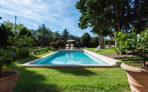 Villa Tambellini De Fondra: Piscine, Arbuste, Jardin, Recours, Caractéristique De L'Eau, Ombre, Aménagement Paysager, Arrière-Cour, Eco Hôtel, Hacienda