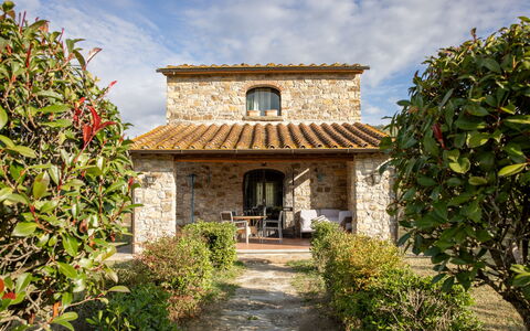 La Casina Honeymoon Cottage, Badia Agnano: Toit, Maison, Arbuste, Lot Terre, Chalet, Zone Rurale, Ferme, Biens, Jardin