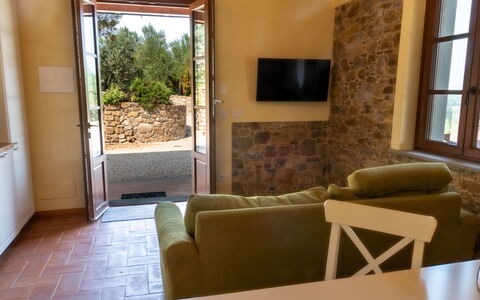 Marina's Lodge: Mur, Meubles, Sol, Design Intérieur, Sol, Table, Pièce, Chaise, Salon, Plafond