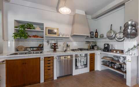 Aqua Bio Retreat: Cuisine, Comptoir, Appareil De Cuisine, Design Intérieur, Cuisinière, Cabinetry, Sol, Bois, Principaux Appliance, Meubles