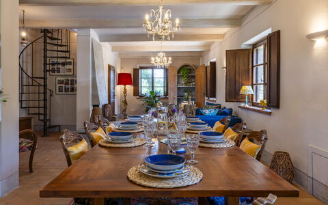 Aqua Bio Retreat: Meubles, Design Intérieur, Salle À Manger, Table, Chaise, Sol, Bois, Table Cuisine Et Salle A Manger, Plafond, Luminaire