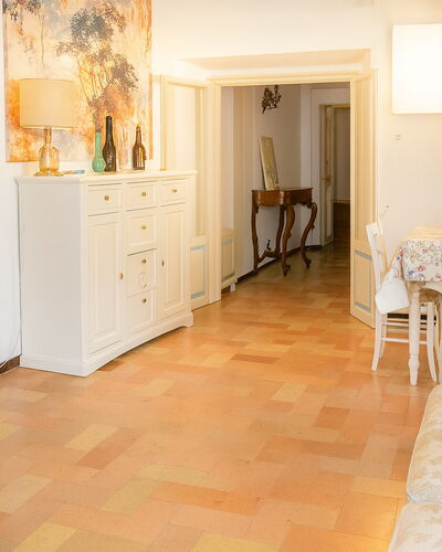 Appartamento la Fontana, Assisi: Meubles, Design Intérieur, Sol, Sol, Bois, Plafond, Pièce, Éclairage, Salon, Canapé