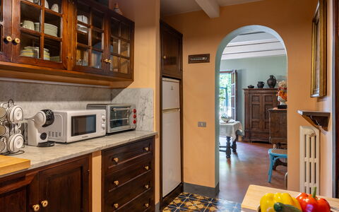 Podere la Botte, Pool, Lari: Meubles, Design Intérieur, Cabinetry, Sol, Bois, Sol, Comptoir, Cuisine, Tiroir, Placard