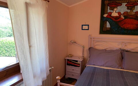 Villa Vindelbono: Meubles, Lit, Chambre, Design Intérieur, Drap De Lit, Literie, Linge, Bois, Pièce, Sol