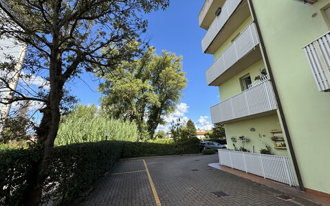 Liz: Appartement, Quartier, Zone Résidentielle, Condominium, Berline, Familiale, Balcon, Mid-Taille Car