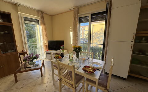 Al Civico 80: Meubles, Salle À Manger, Table Cuisine Et Salle A Manger, Chaise, Sol, Sol, Table, Design Intérieur, Pièce, Appartement