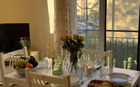 Al Civico 80: Meubles, Design Intérieur, Salle À Manger, Table, Chaise, Bois, Table Cuisine Et Salle A Manger, Sol, Textile, Vaisselle