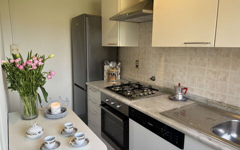 Villa Lory: Appareil De Cuisine, Cuisine, Comptoir, Principaux Appliance, Cuisinière, Le Fourneau, Gaz Poele, Cabinetry, Électroménager, Evier