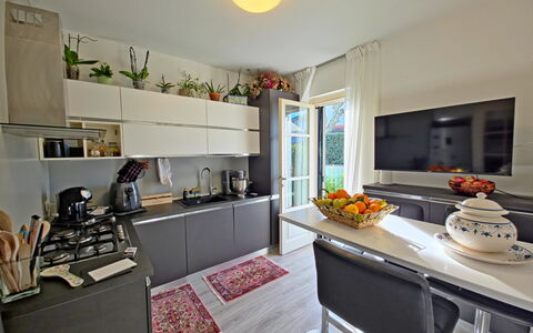 I Cipressi: Cuisine, Meubles, Design Intérieur, Comptoir, Appareil De Cuisine, Sol, Principaux Appliance, Pièce, Appartement, Électroménager