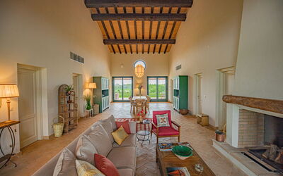 Villa Lodolaio: Meubles, Domicile, Biens, Plafond, Chaise, Villa, Salon, Ferme, Conception, Plante D'Appartement