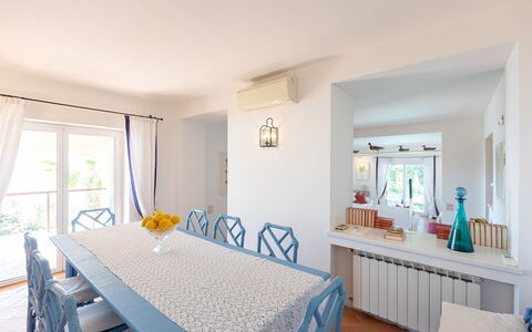 La Terrazza sul Mare: Meubles, Design Intérieur, Sol, Bois, Table, Plafond, Chaise, Sol, Salle À Manger, Table Cuisine Et Salle A Manger