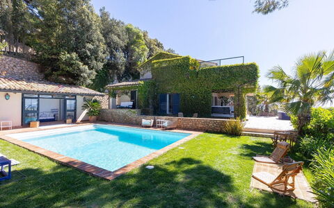 La Terrazza sul Mare: Piscine, Bleu, Recours, Eco Hôtel, Villa, Parapluie, Biens, Loisir, Hacienda, Ombre
