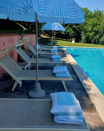 Casa Mia: Piscine, Bleu, L'Eau, Parapluie, Mobilier De Jardin, Meubles, Balancelle, Recours, Loisir, Chaise
