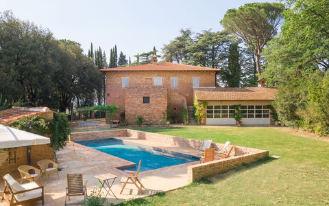 Casale Il Rondò, Private Pool, Città della Pieve: Piscine, Zone Résidentielle, Maison, Architecture, Domicile, Biens, Arbuste, Recours, Jardin, Établissements Humains