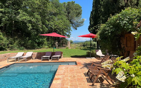 Casale Il Rondò, Private Pool, Città della Pieve: Piscine, Jardin, Mobilier De Jardin, Ombre, Recours, Arrière-Cour, Aménagement Paysager, Hacienda, Cour, Biens