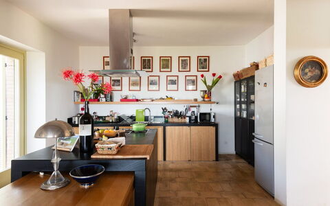 Villa Armonia: Meubles, Cuisine, Design Intérieur, Comptoir, Sol, Bois, Appareil De Cuisine, Cabinetry, Sol, Éclairage