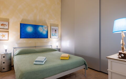 Stella Marina Apartment with Pool, Porto Santo Ste: Meubles, Lit, Design Intérieur, Chambre, Sol, Mur, Sol, Drap De Lit, Literie, Pièce