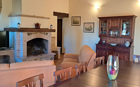 Podere Peteglia: Meubles, Design Intérieur, Sol, Pièce, Table, Chaise, Sol, Plafond, Salon, Table Cuisine Et Salle A Manger