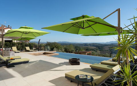 Villa Elisa: Mobilier De Jardin, Meubles, Parapluie, Tableau De Plein Air, Chaise, Ombre, Piscine, Recours, Eco Hôtel, Patio
