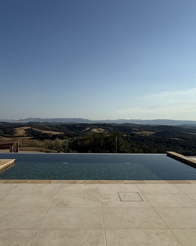 Villa Elisa: Piscine, Composite, Tuile, Dalle, Béton, Caractéristique De L'Eau