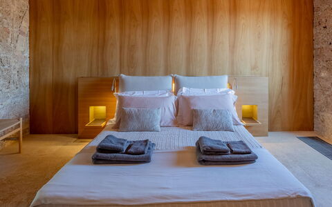 Poggio Mori 20: Sol, Design Intérieur, Sol, Bois, Meubles, Chambre, Lit, Textile, Pièce, Linge