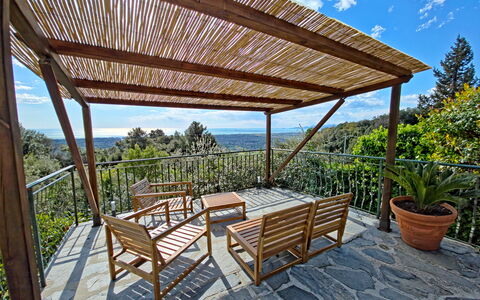 Villa Il Giardino: Bois, Porche, Dur, Ombre, Tache De Bois, Eco Hôtel, Plate-Forme, Balcon, Structure En Plein Air, Chaise