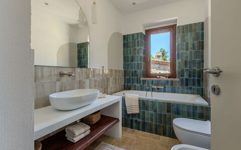 Casale Nido: Mur, Luminaire Plomberie, Design Intérieur, Salle De Bains, Sol, Robinet, Sol, Évier, Lavabo, Plafond