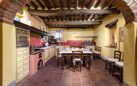 Splendida: Meubles, Design Intérieur, Sol, Mur, Bois, Sol, Plafond, Cuisine, Table, Pièce