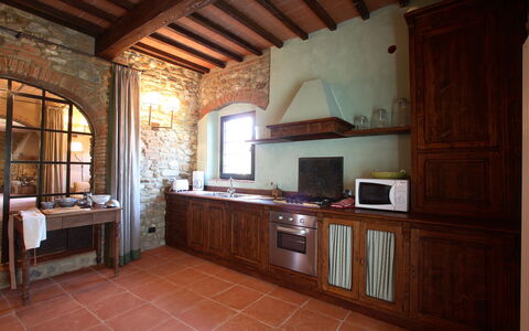 Mattei Villa: Mur, Meubles, Design Intérieur, Sol, Cuisine, Comptoir, Sol, Plafond, Cabinetry, Pièce