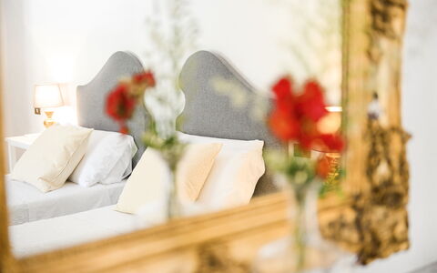 Fattoria: Design Intérieur, Meubles, Éclairage, Pièce, Chambre, Oreiller, Pot De Fleur, Linge, Plante D'Appartement, Throw Pillow