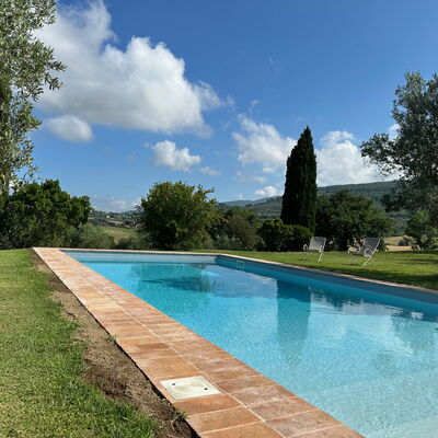 Molinazzo: Bleu, Piscine, Jardin, Aménagement Paysager, Ombre, Caractéristique De L'Eau, Hacienda, À Feuilles Persistantes, Arrière-Cour