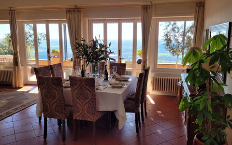 Villa El Olivar: Meubles, Table, Design Intérieur, Chaise, Table Cuisine Et Salle A Manger, Éclairage, Sol, Sol, Pièce, Salle À Manger