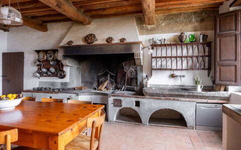 Villa Il Casalino, Florentine Hills with Pool: Cuisine, Cuisinière, Le Fourneau, Comptoir, Tuile, Appareil De Cuisine, Gaz Poele, Cabinetry, Électroménager, Conception