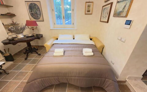 Villa Montepulciano Vineyard: Bois, Sol, Meubles, Design Intérieur, Sol, Chambre, Lit, Pièce, Tache De Bois, Dur