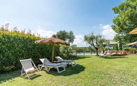 Agriturismo le Due Querce: Piscine, Mobilier De Jardin, Recours, Jardin, Balancelle, Eco Hôtel, Pelouse, Ombre, Biens, Loisir