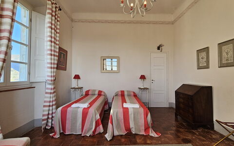 Villa Il Torrazzo, Vista Mare, Massarosa: Meubles, Design Intérieur, Sol, Sol, Plafond, Textile, Pièce, Chambre, Lit, Éclairage