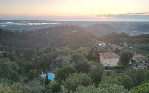 Villa Il Torrazzo, Vista Mare, Massarosa: Bleu, La Nature, Horizon, Végétation, Paysage, Matin, Lumière Du Soleil, Soirée, Station De Montagne, Vue Du Ciel