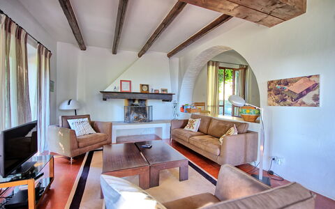 Villa Ulivacci: Meubles, Design Intérieur, Sol, Sol, Canapé, Bois, Plafond, Pièce, Salon, Éclairage