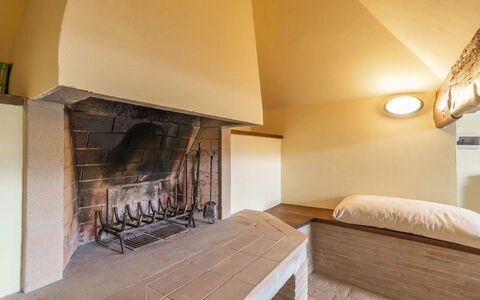 Agriturismo le Case Rosse di Montebuono: Design Intérieur, Sol, Plafond, Bois, Sol, Meubles, Pièce, Éclairage, Foyer, Salon