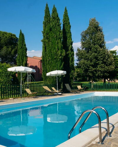 Agriturismo le Case Rosse di Montebuono: Piscine, Mobilier De Jardin, Ombre, Recours, Eco Hôtel, Jardin, Biens, Hacienda, Balancelle, Aménagement Paysager