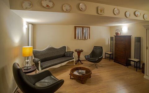 Villa Bolgheri Vermentino Castagneto Carducci: Meubles, Design Intérieur, Sol, Mur, Sol, Bois, Canapé, Salon, Plafond, Domicile