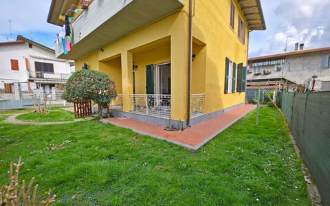 Casa Serena: Zone Résidentielle, Maison, Domicile, Établissements Humains, Balcon, Plâtre