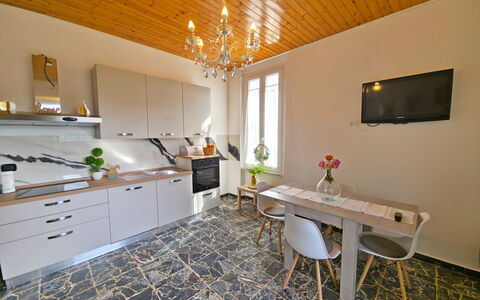 Casa Serena: Sol, Design Intérieur, Meubles, Sol, Bois, Comptoir, Pièce, Plafond, Éclairage, Cabinetry