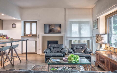 Cortona Deluxe: Meubles, Design Intérieur, Mur, Sol, Canapé, Plafond, Bois, Salon, Sol, Pièce