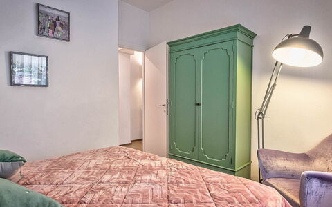 Cortona Deluxe: Lit, Meubles, Design Intérieur, Chambre, Mur, Drap De Lit, Literie, Sol, Sol, Bois