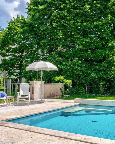 Villa Church: Piscine, Jardin, Ombre, Recours, Aménagement Paysager, Caractéristique De L'Eau, Arrière-Cour, Mobilier De Jardin, Eco Hôtel, Cour